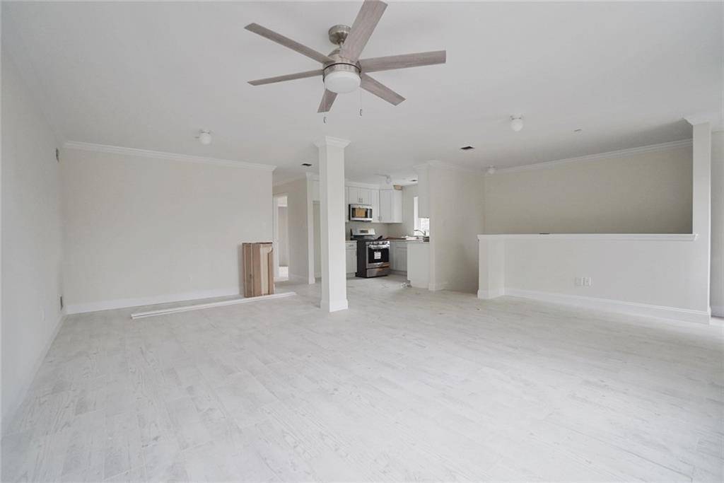 Staten  Island, NY 10312,472 Tennyson DR