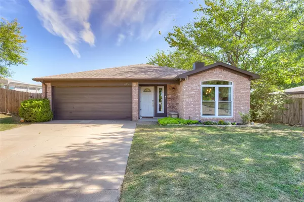 613 Buddy L Drive, Fort Worth, TX 76108