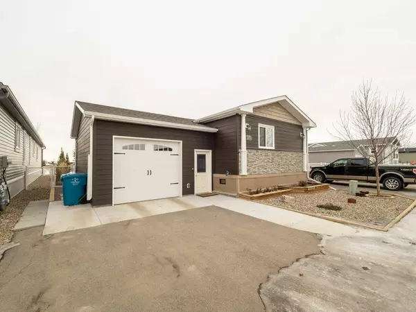 Coaldale, AB T1M 0C6,1005 Summer Street