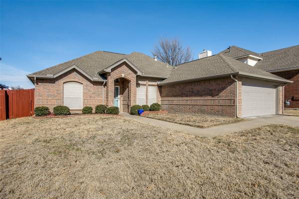 6029 Hillview Drive, Watauga, TX 76148