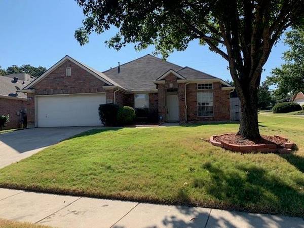 2106 Vista Court, Corinth, TX 76210