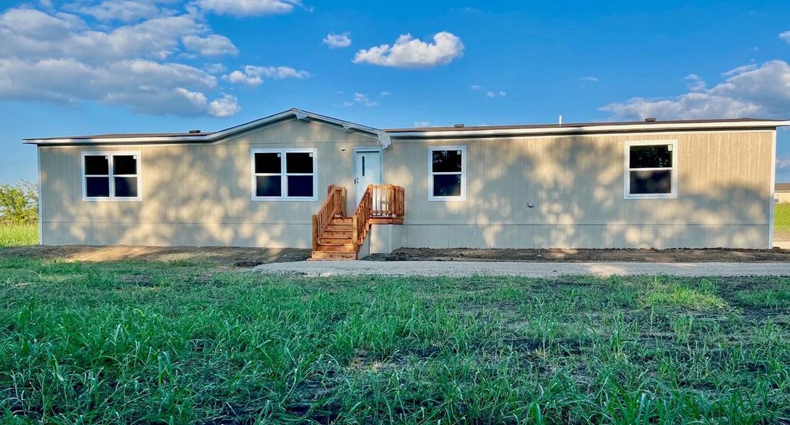 1141 County Rd 4045, Ector, TX 75439