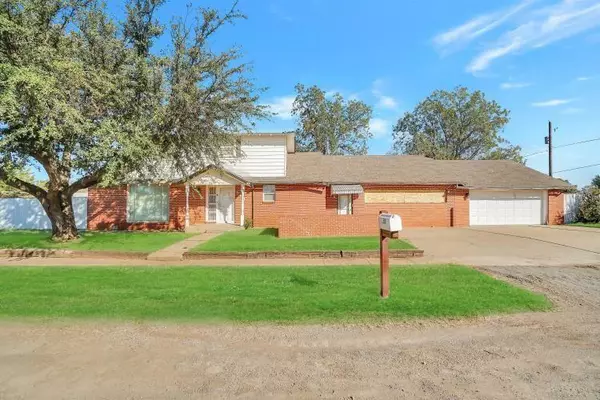 519 N Fourth Street, Hollis, OK 73550