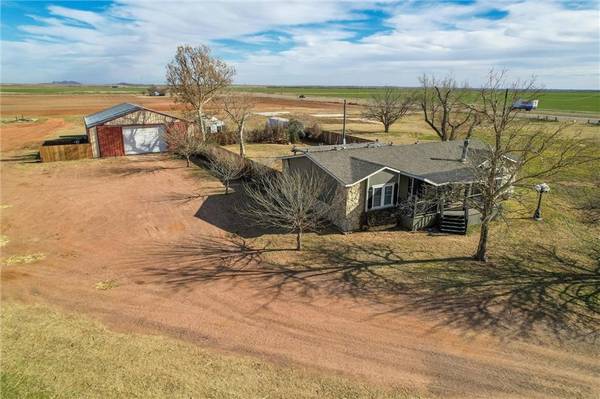 16392 S County Road 212 Road,  Headrick,  OK 73549