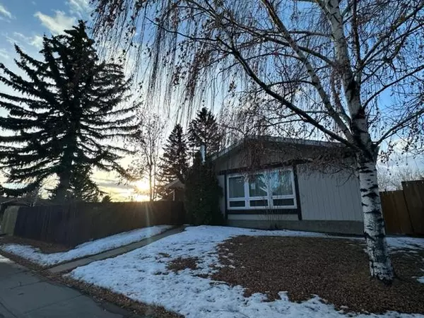 Calgary, AB T2A 5G8,203 Malvern DR NE