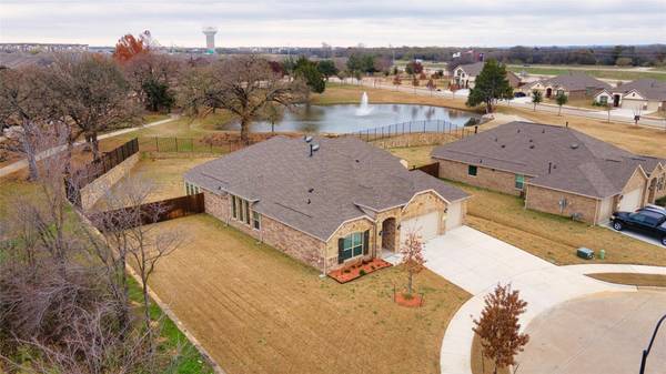 9322 Acre Meadows Lane,  Arlington,  TX 76002