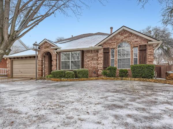 2104 Meadowview Drive, Corinth, TX 76210