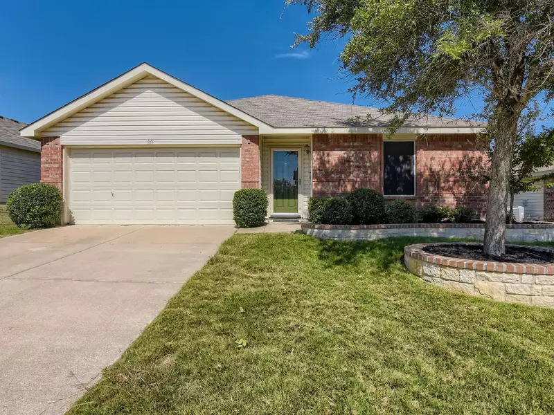 816 Poncho Lane, Fort Worth, TX 76052