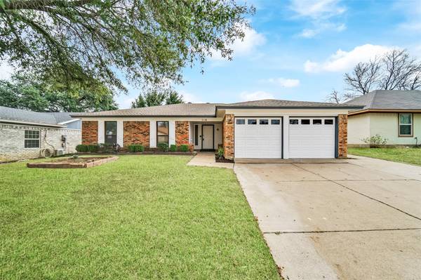 116 Countryside Drive, Arlington, TX 76014