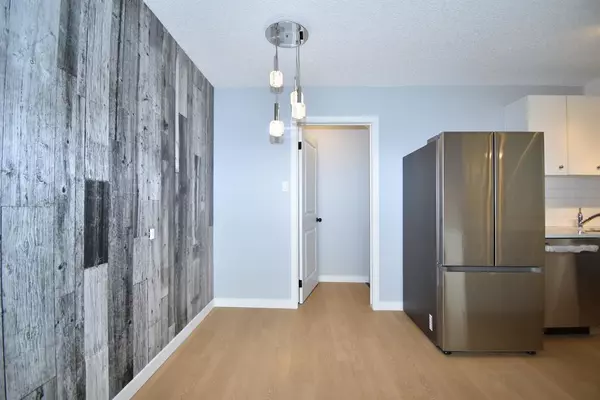 Calgary, AB T3E 3P4,3531 43 ST SW