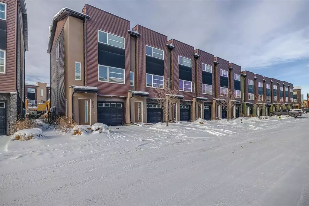 Calgary, AB T3K0W6,225 Covecreek CIR NE