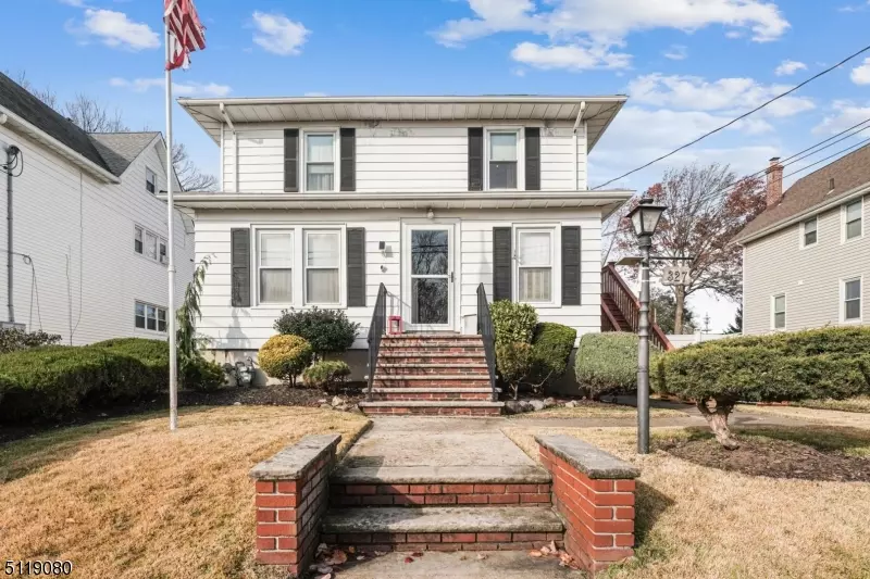 327 Chase Ave, Lyndhurst Twp., NJ 07071