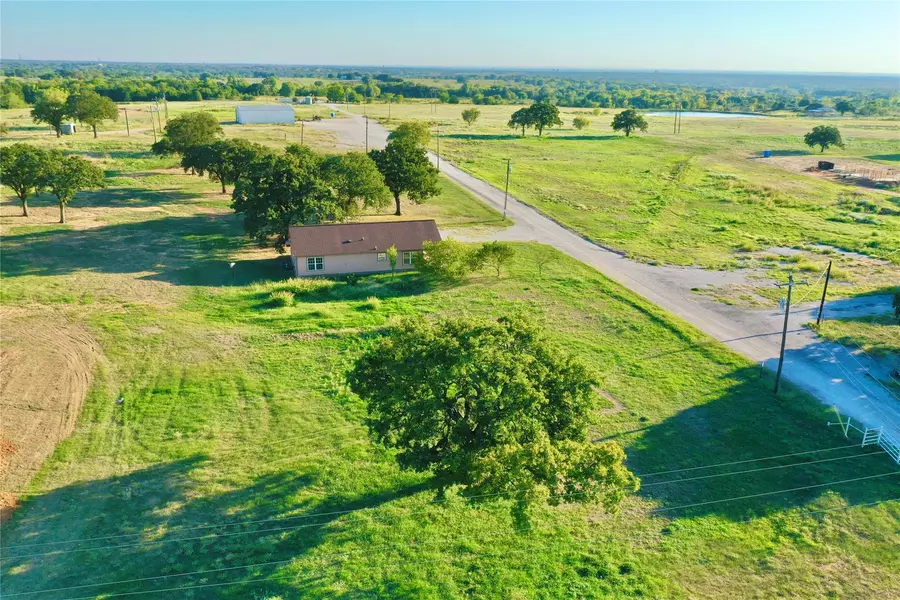 125 Robles Lane, Alvord, TX 76225