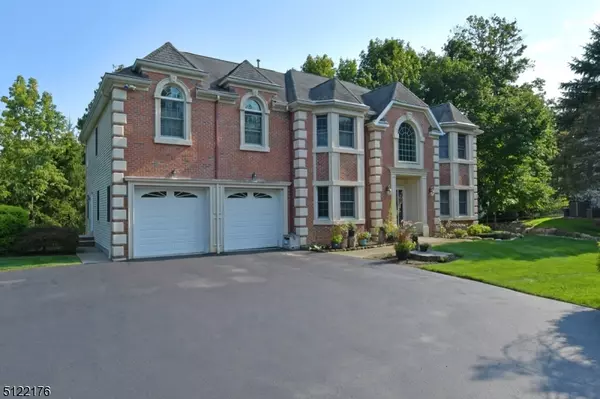 8 Scenic Ct, Ramsey Boro, NJ 07446