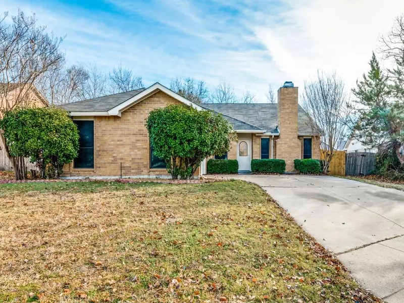 7904 Woodrock Court, Fort Worth, TX 76137