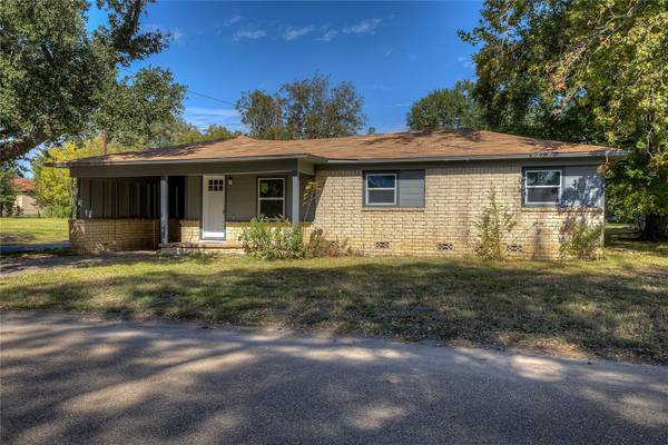 203 E Cedar, Winnsboro, TX 75494