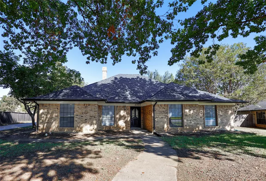 6904 Church Park Drive, Fort Worth, TX 76133