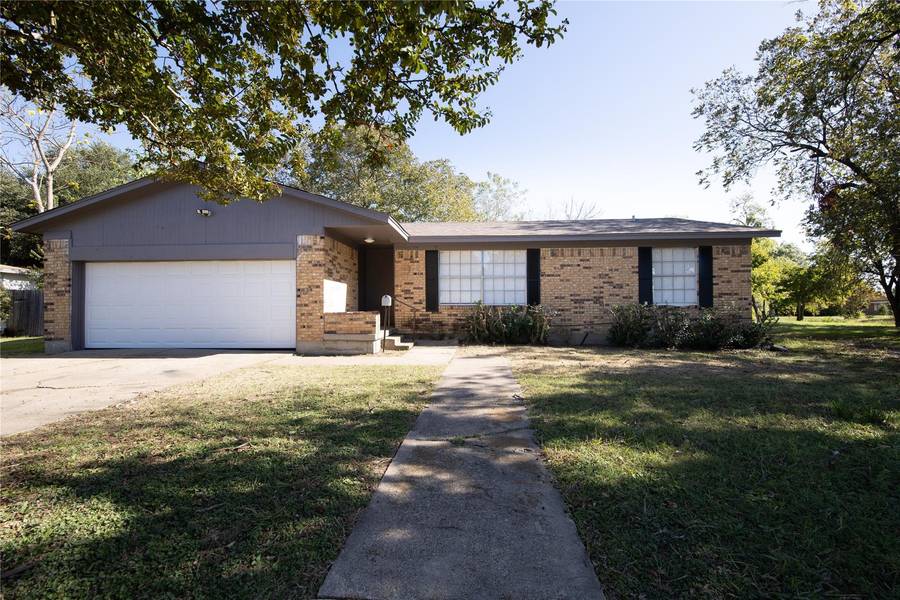 308 S Carlton Street, Ennis, TX 75119