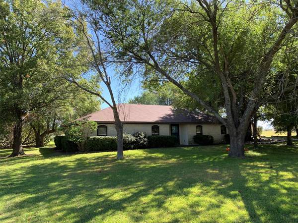 4918 Ensign Road, Ennis, TX 75119