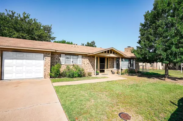 1140 Williams Street,  Albany,  TX 76430