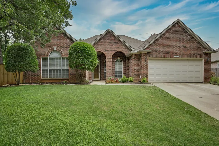 5317 Shadow Glen Drive, Grapevine, TX 76051