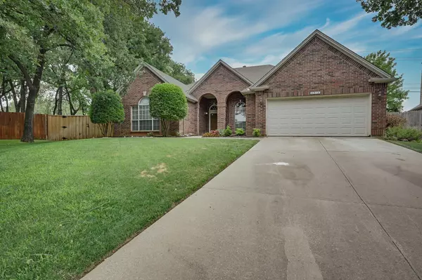 Grapevine, TX 76051,5317 Shadow Glen Drive