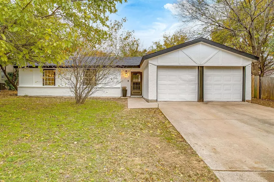 6302 Alpine Drive, Arlington, TX 76016