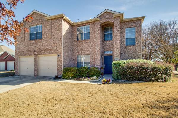 8400 Island Court, Fort Worth, TX 76137