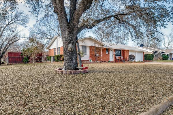 5716 Bonnie Wayne Street, Haltom City, TX 76117