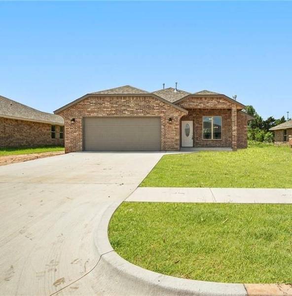 1024 E Jackrabbit Lane, Mustang, OK 73064