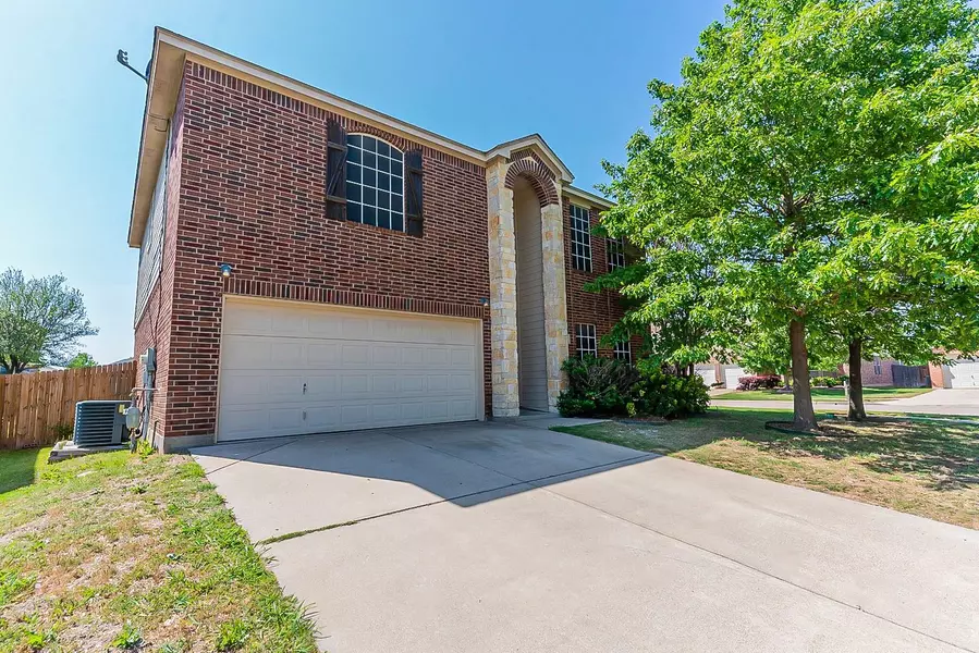 6161 Shad Drive, Fort Worth, TX 76179