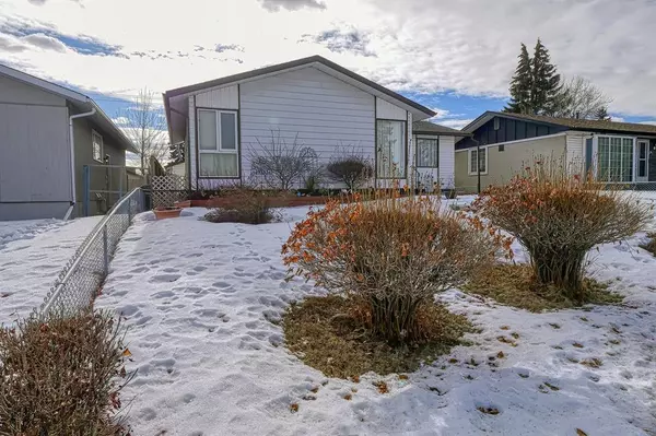 Calgary, AB T2A 2E1,748 Fortalice CRES SE