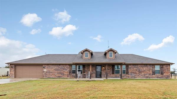 201 Hillcrest Lane, Decatur, TX 76234