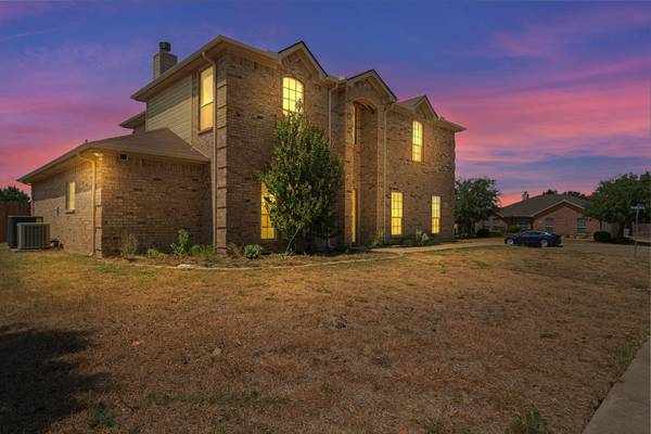 1813 Sabine Drive, Midlothian, TX 76065