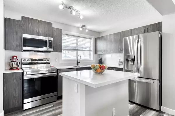 Calgary, AB T2Z 4H6,123 Prestwick CT SE