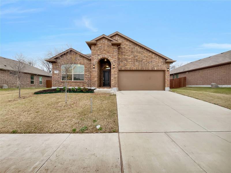 609 Redding Drive, Saginaw, TX 76131