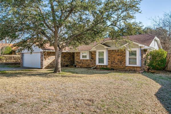 1005 Calloway Drive, Hurst, TX 76053