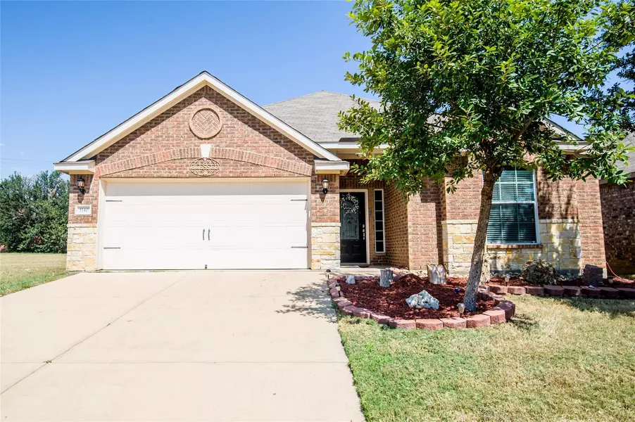 1140 Maplewood Lane, Crowley, TX 76036