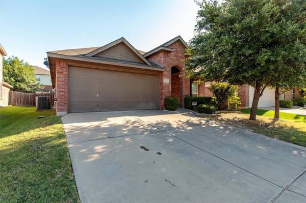 1224 Cottonwood Drive, Crowley, TX 76036