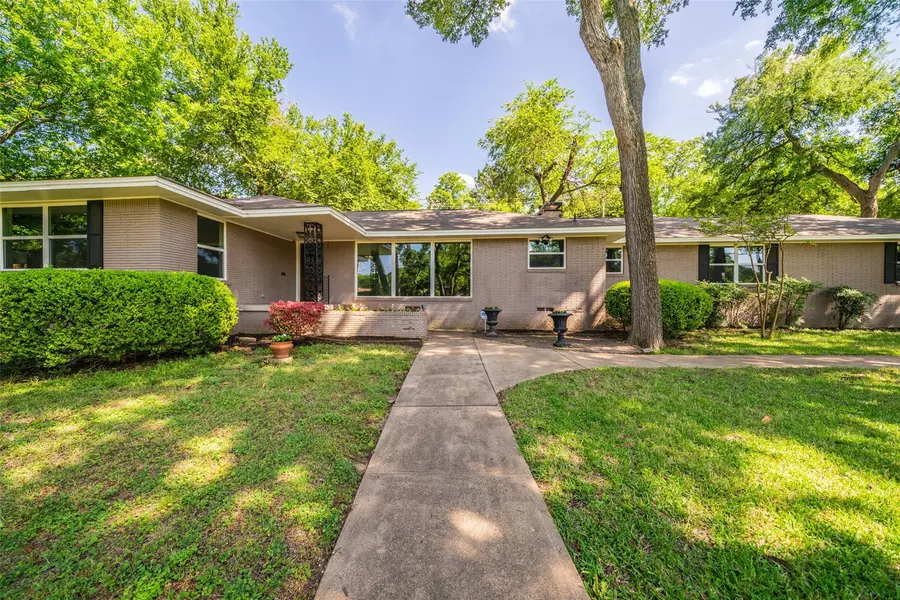 722 Monssen Drive, Dallas, TX 75224