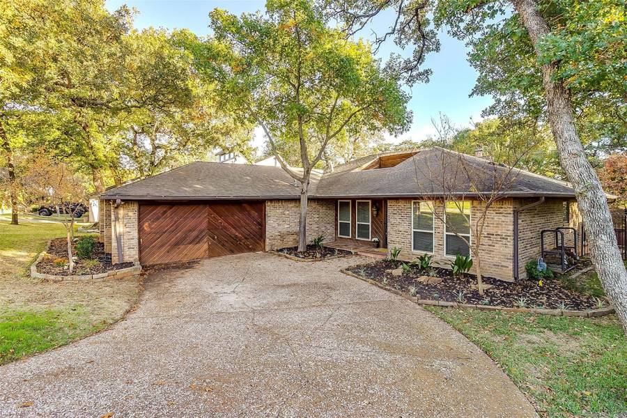 5720 Trails Edge Court, Arlington, TX 76017