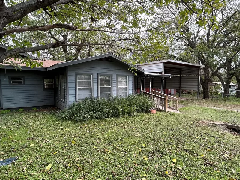 3609 Hedge Row Street, Granbury, TX 76048