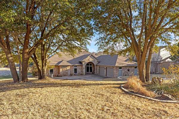 5121 Largo Drive, Granbury, TX 76049