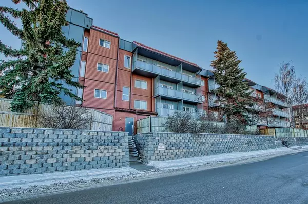 Calgary, AB T2K 5X1,335 Garry CRES NE #201