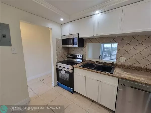 Lauderhill, FL 33313,2800 NW 56th Ave #A401