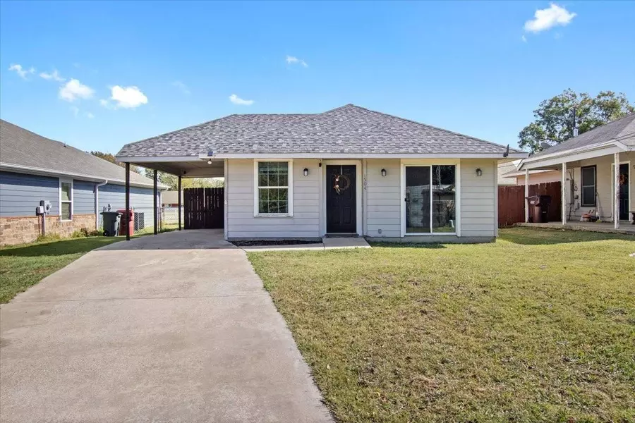 1504 Kennedy Street, Bonham, TX 75418