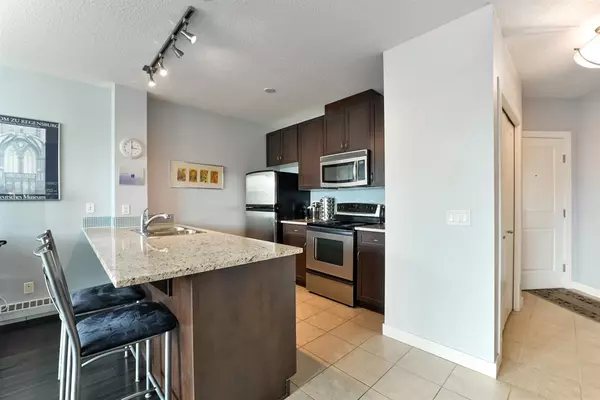 Calgary, AB T2S0G3,328 21 AVE SW #503