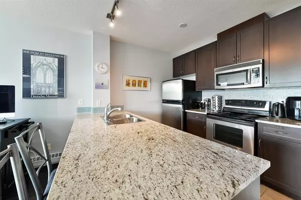 Calgary, AB T2S0G3,328 21 AVE SW #503