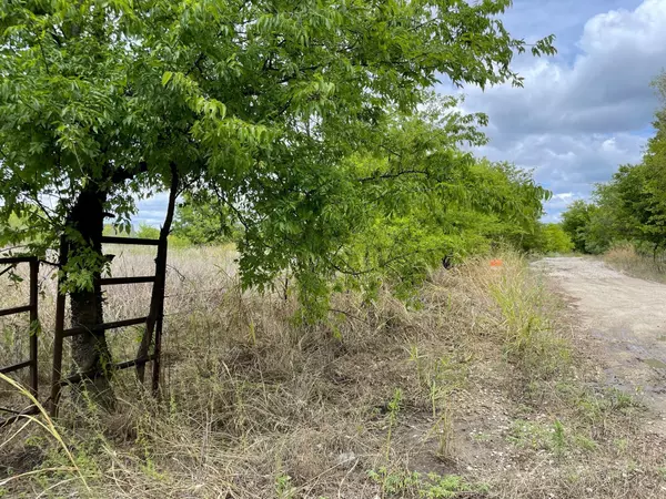 Kaufman, TX 75142,1050 Kaufman Lake Rd