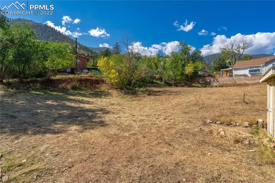 946 Midland AVE, Manitou Springs, CO 80829